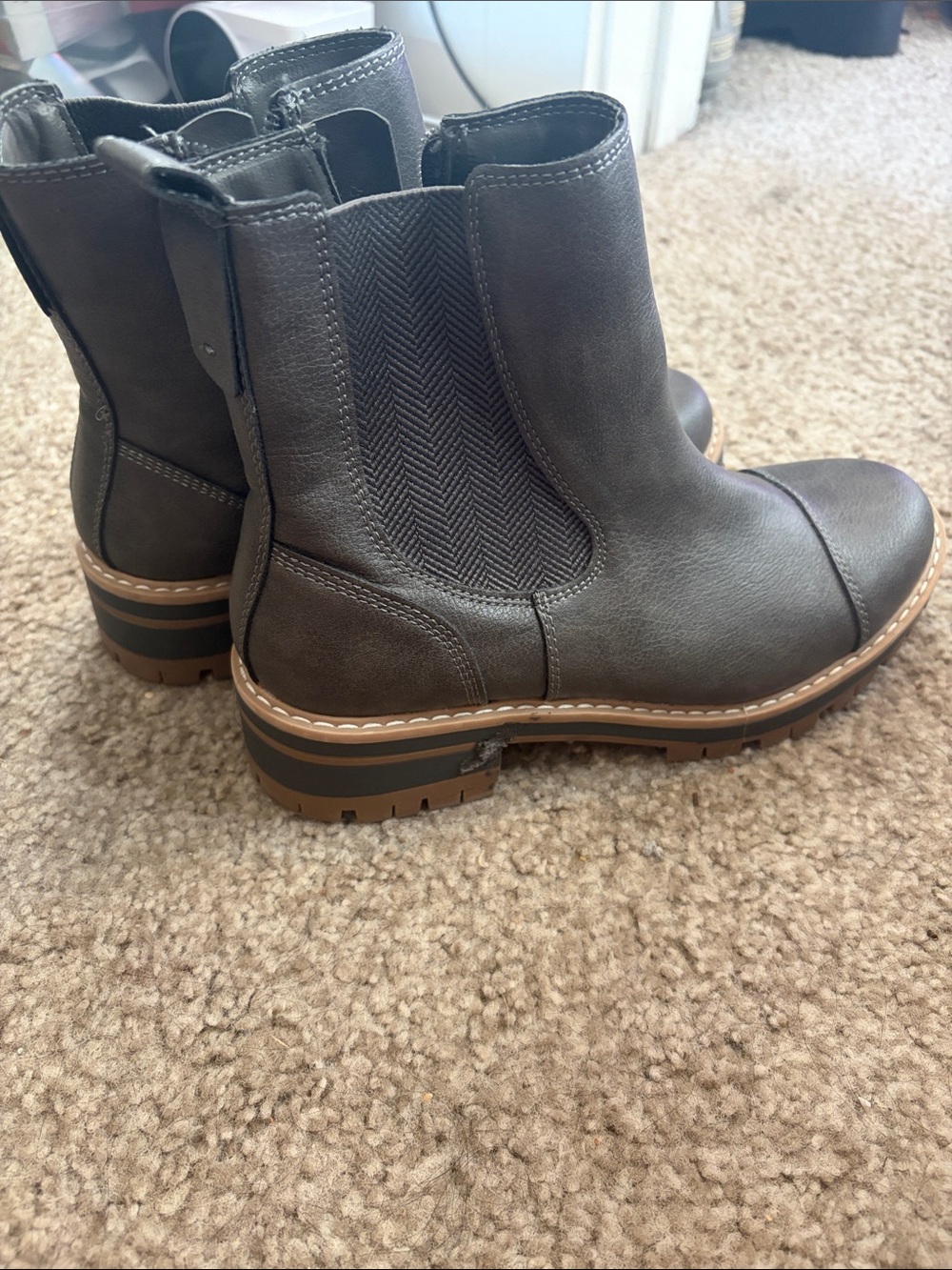 Brown Chelsea Combat Boots for Women - Stylish Slip-On Ankle Boot